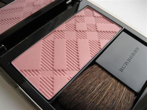 Burberry Light Glow Blush in No.08 Misty 